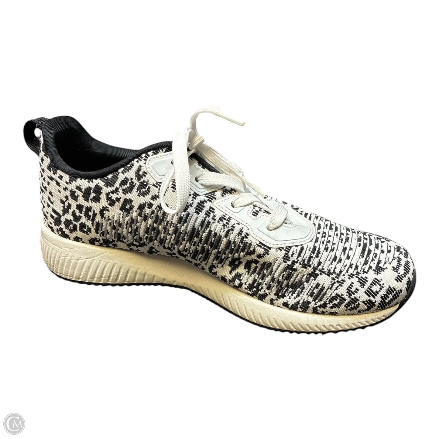 Shoes Sneakers By Skechers In Black & White, Size: 10