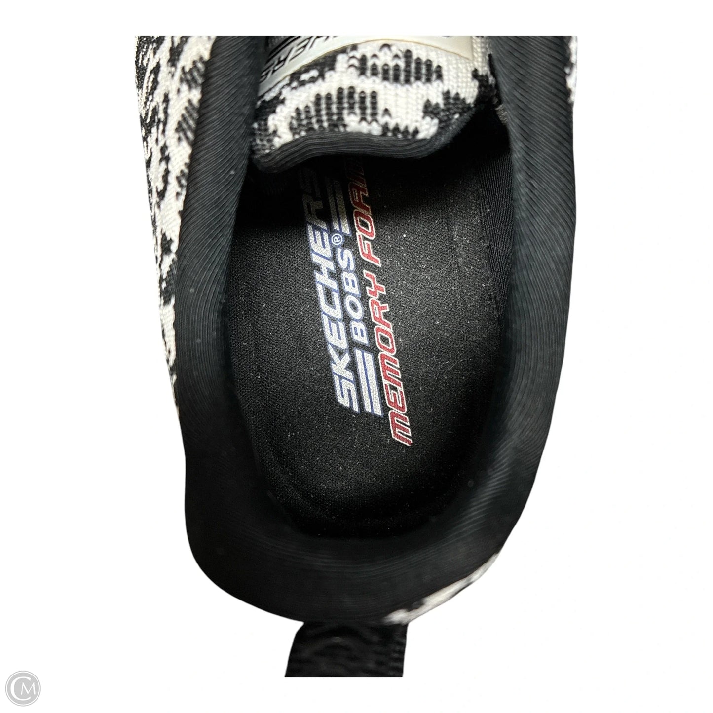 Shoes Sneakers By Skechers In Black & White, Size: 10