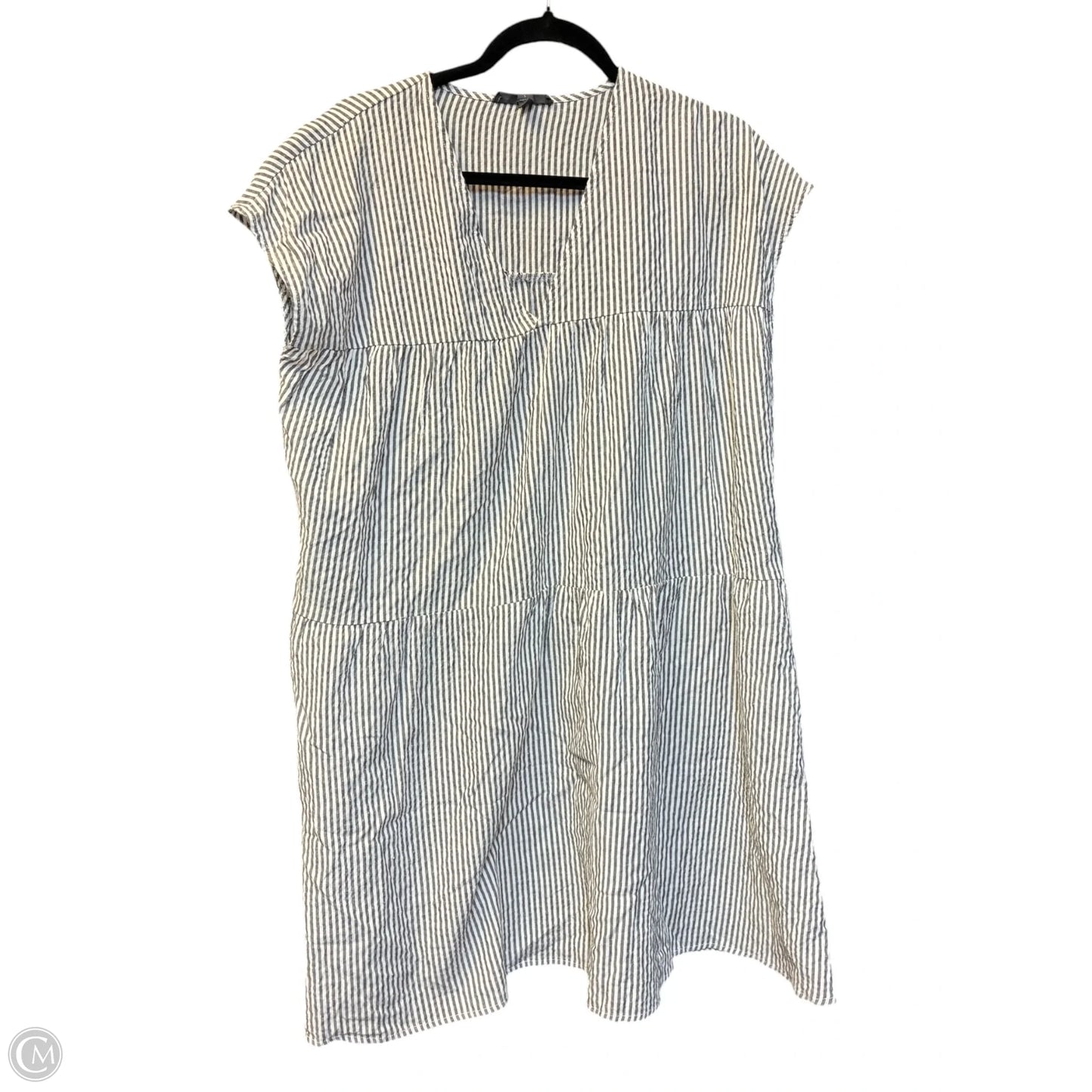 Dress Casual Short By Grade & Gather In Grey & White, Size: S