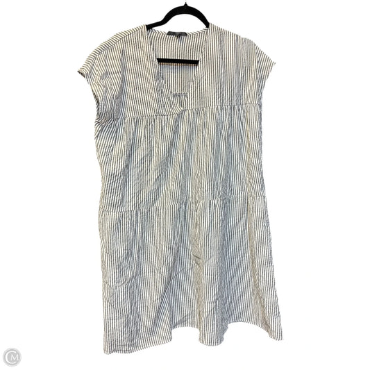 Dress Casual Short By Grade & Gather In Grey & White, Size: S