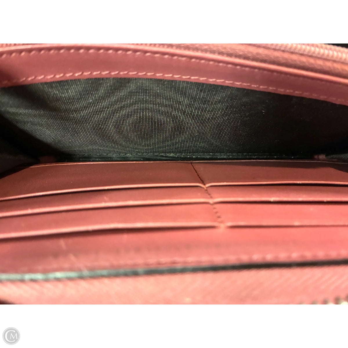 Wallet Luxury Designer By Gucci, Size: Medium