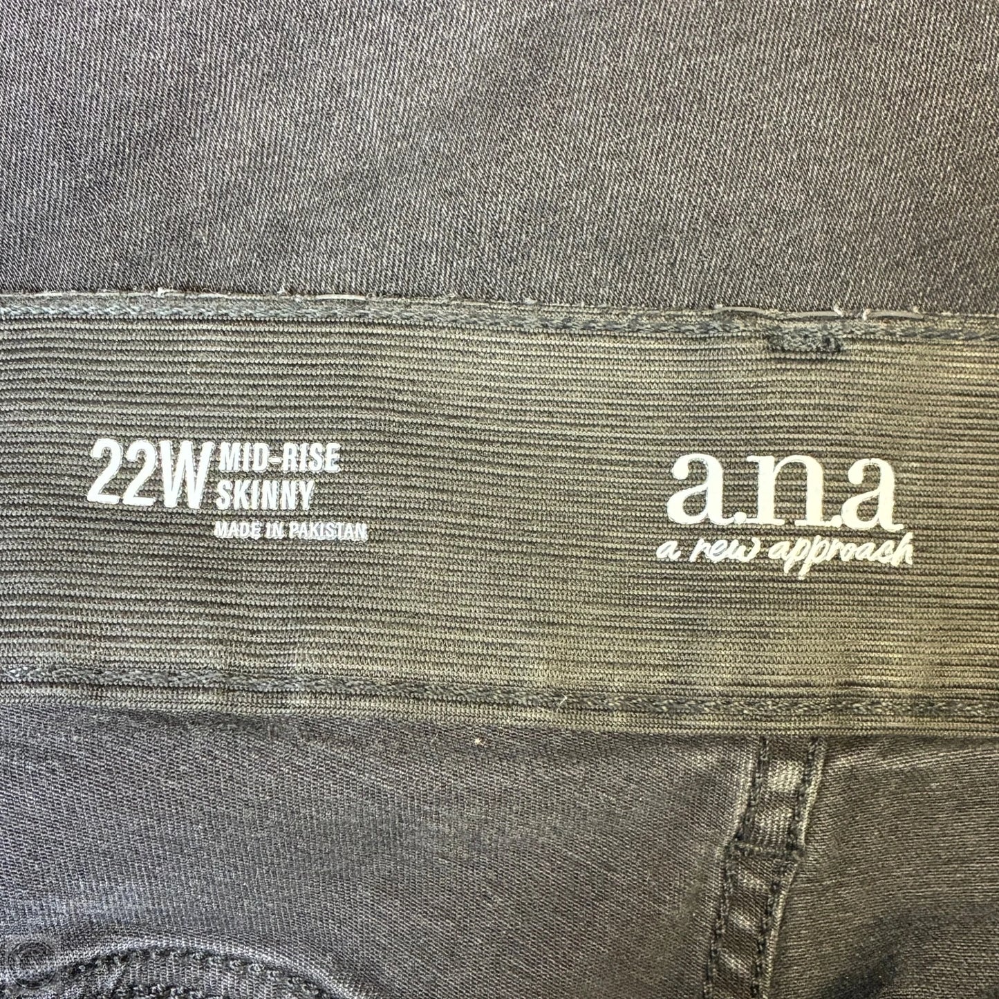 Jeans Skinny By Ana In Black, Size: 22