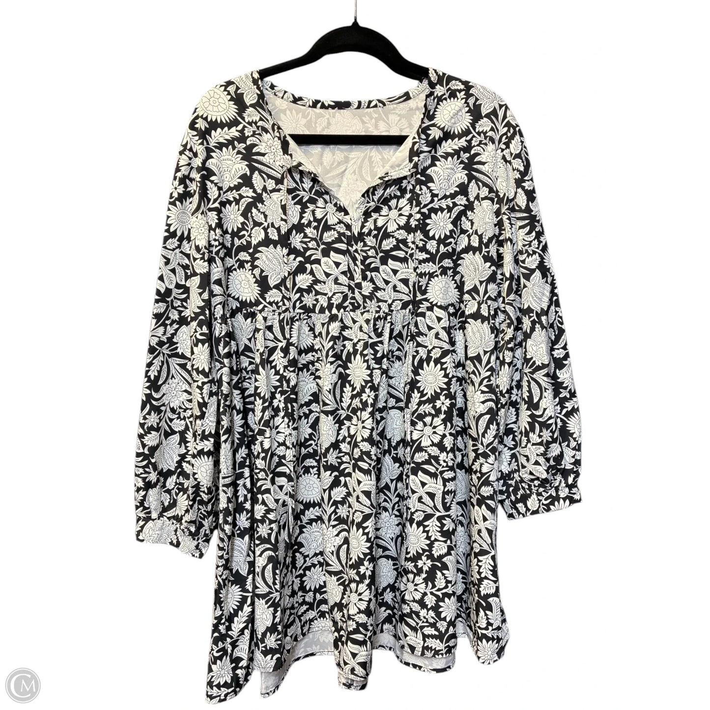 Dress Casual Short By Cmf In Black & White, Size: M