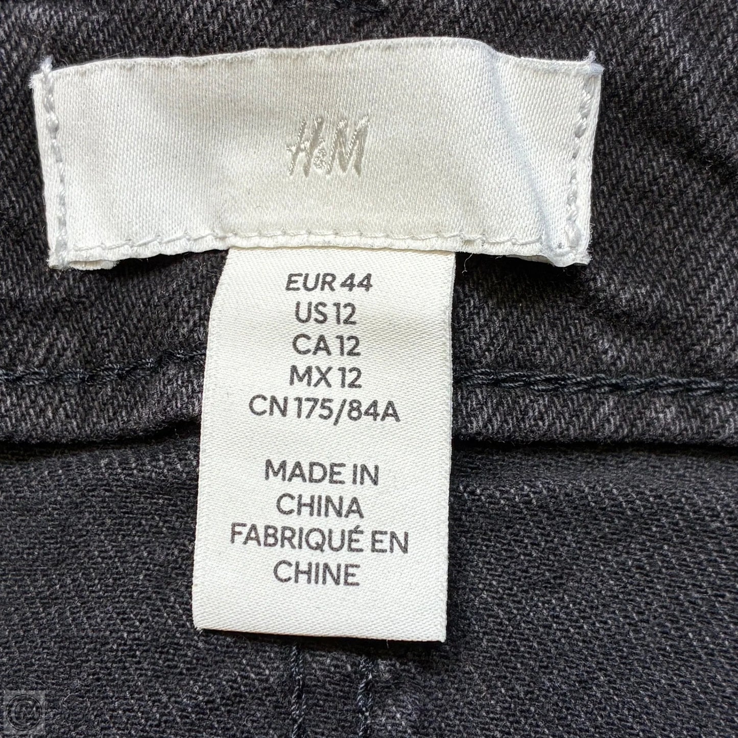 Shorts By H&m In Black, Size: 12